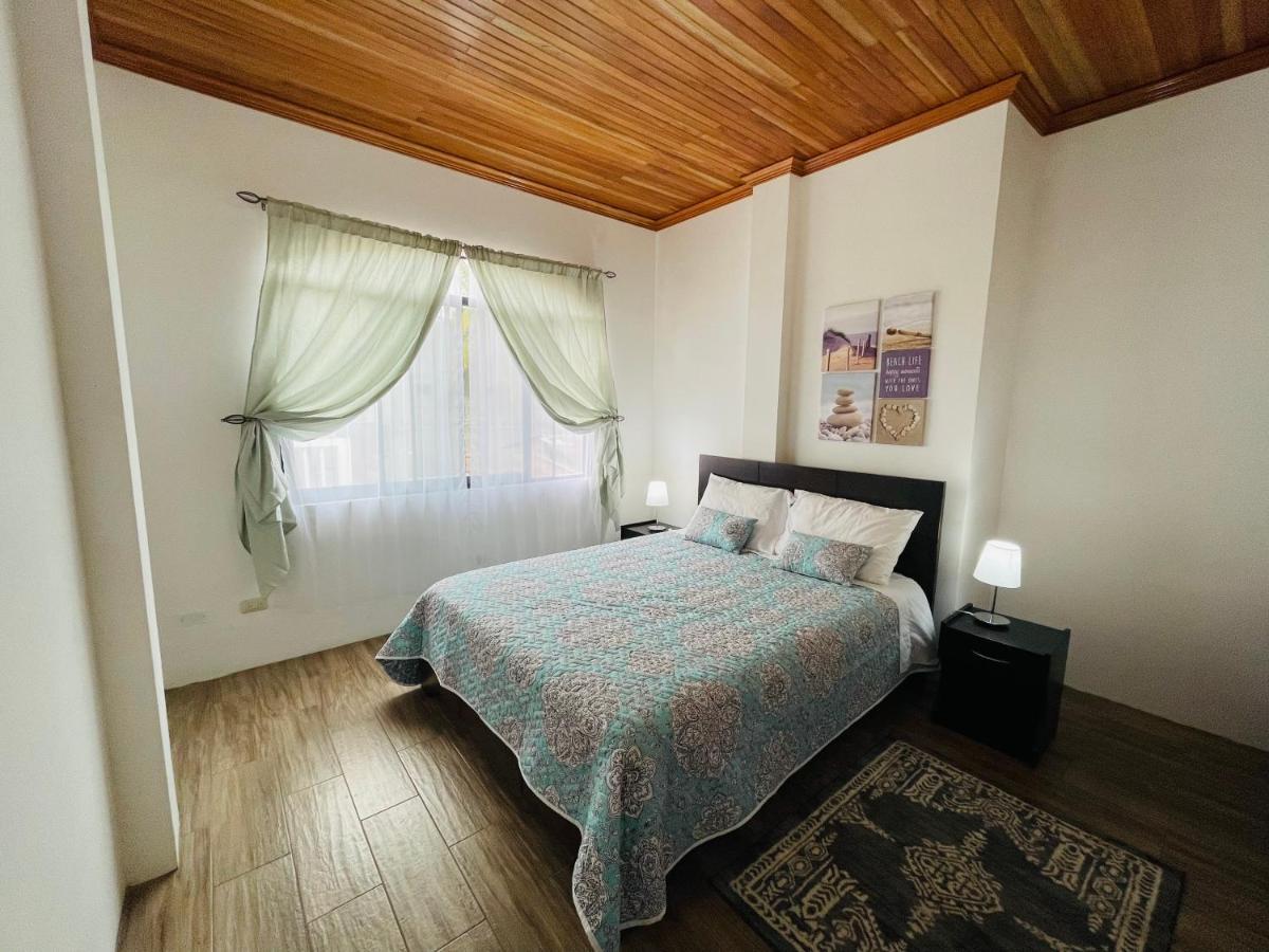 Apartahotel Casa Soleil Puerto Villamil Bagian luar foto