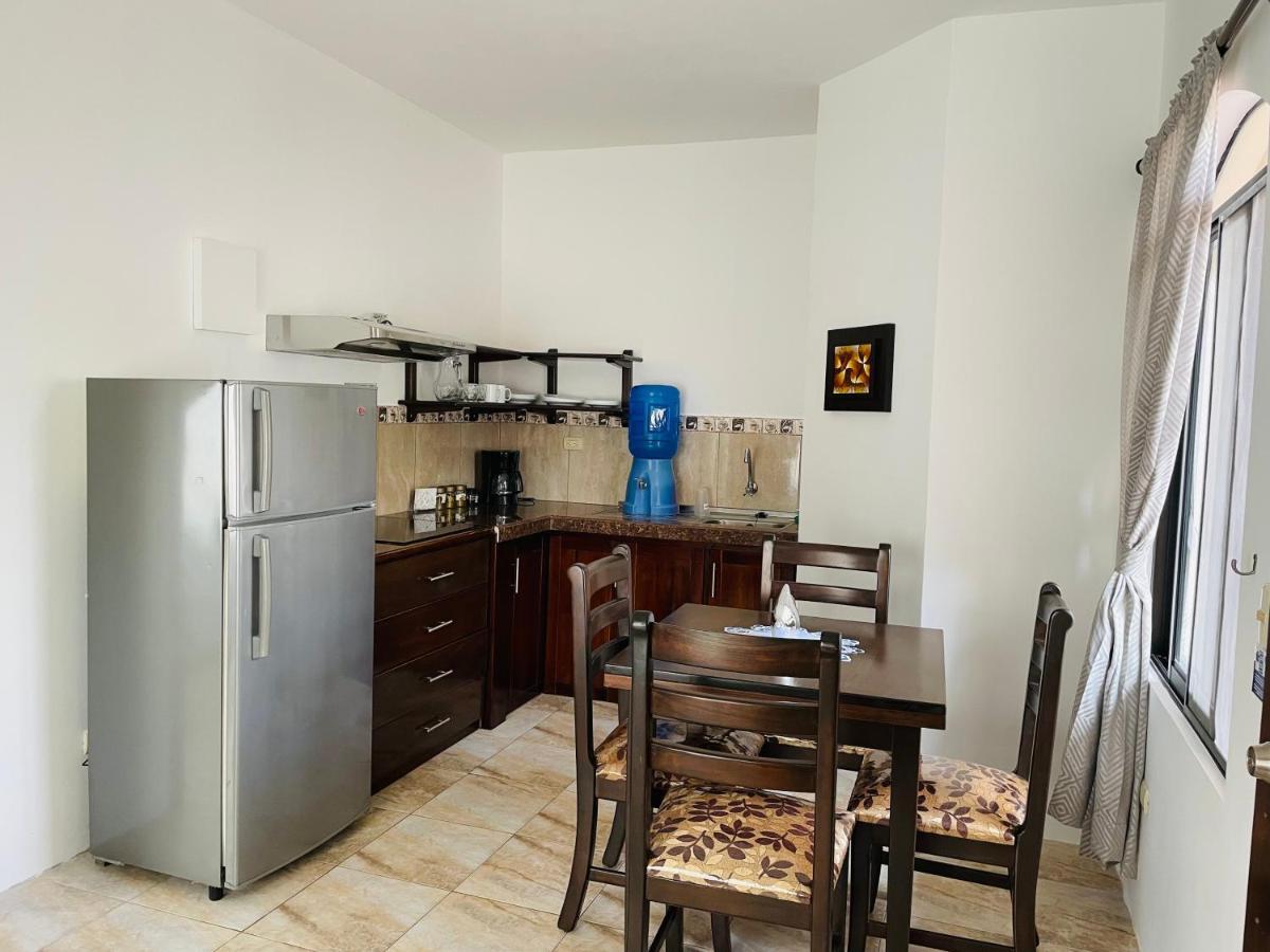 Apartahotel Casa Soleil Puerto Villamil Bagian luar foto