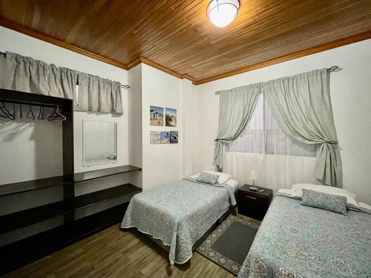 Apartahotel Casa Soleil Puerto Villamil Bagian luar foto