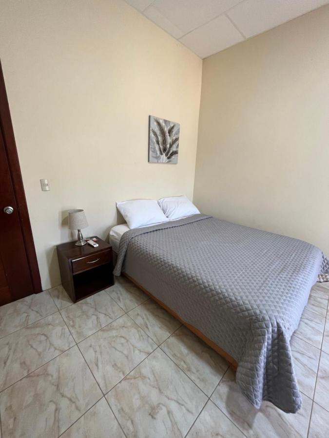 Apartahotel Casa Soleil Puerto Villamil Ruang foto