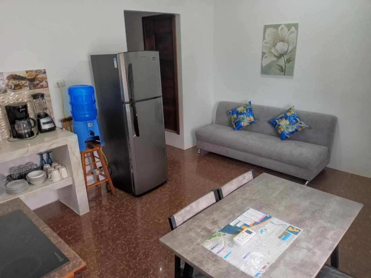 Apartahotel Casa Soleil Puerto Villamil Ruang foto