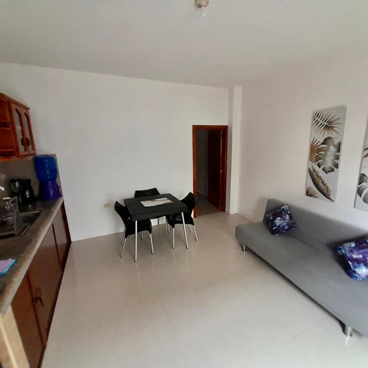 Apartahotel Casa Soleil Puerto Villamil Ruang foto
